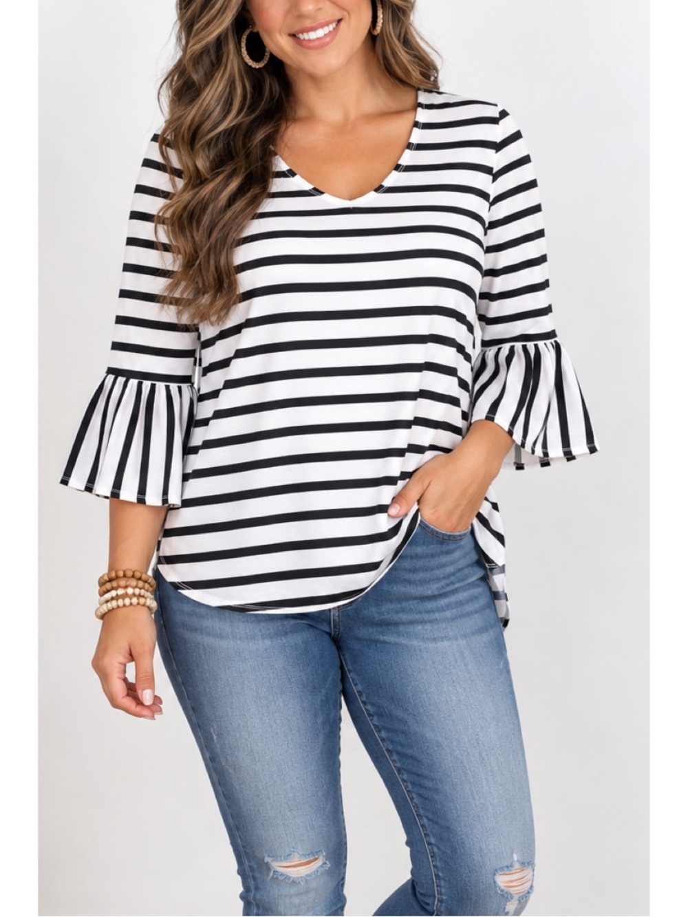 A & I Black & White Striped Flare Sleeve Top – Size Small 🖤🤍